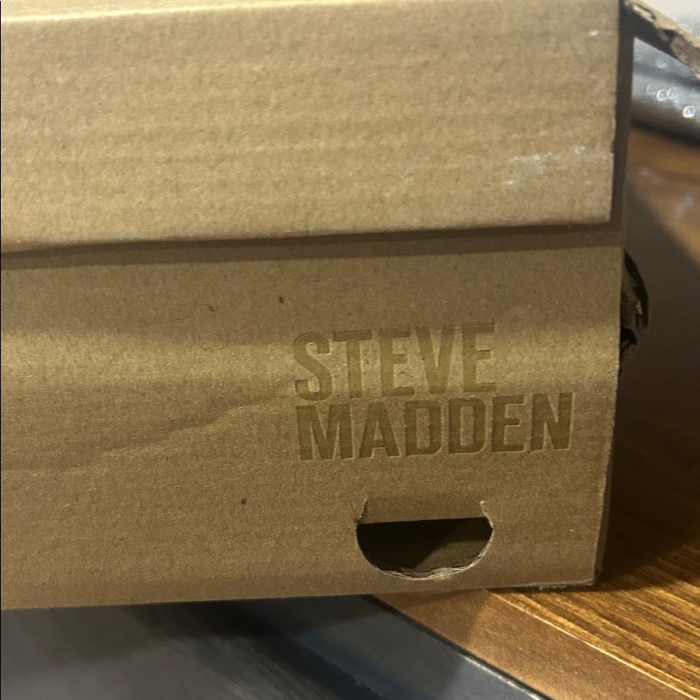 Steve Madden Sparkling Silver Rhinestone Heeled Boots new in box size 8 - Picture 11 of 12